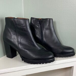 NWOT Erin Michael Quebec Black Leather Ankle Booties Boots 39 EU or 8.5/9 US